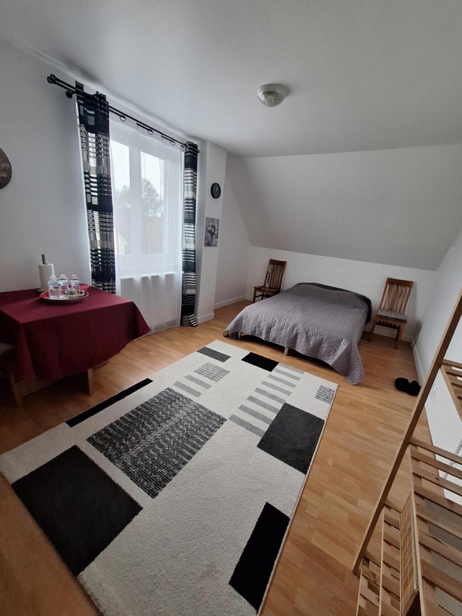 Chambres Et Table D'Hotes - Chez Paul Et Emilia Villers-Cotterêts Exteriör bild